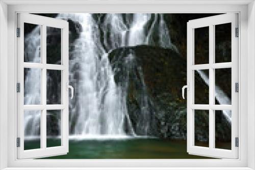 Fototapeta Naklejka Na Ścianę Okno 3D - Bamanbudo waterfall - Goa, India