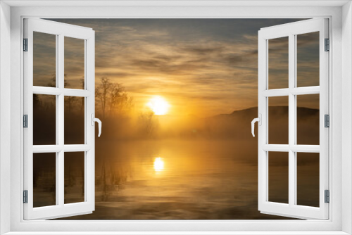 Fototapeta Naklejka Na Ścianę Okno 3D - water sunrise