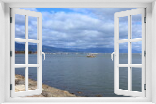 Fototapeta Naklejka Na Ścianę Okno 3D - 湖岸から見る近江大橋