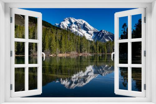 Fototapeta Naklejka Na Ścianę Okno 3D - Mount Moran is reflected in String Lake, Grand Teton National Park, Wyoming