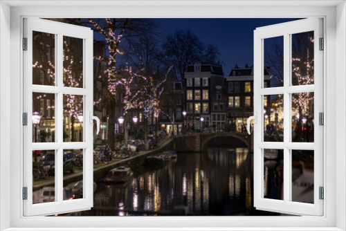 Fototapeta Naklejka Na Ścianę Okno 3D - Night walk on streets of Amsterdam, Netherlands