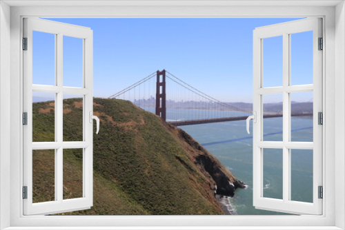 Fototapeta Naklejka Na Ścianę Okno 3D - Amazing walk at the Golden Gate Bridge in San Francisco, United States of America. What a wonderful place in the Bay Area. Epic sunset and an amazing scenery. One of the most famous place in the world