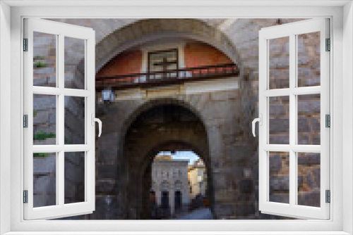 Fototapeta Naklejka Na Ścianę Okno 3D - The Valmardon gate in Toledo (Spain)