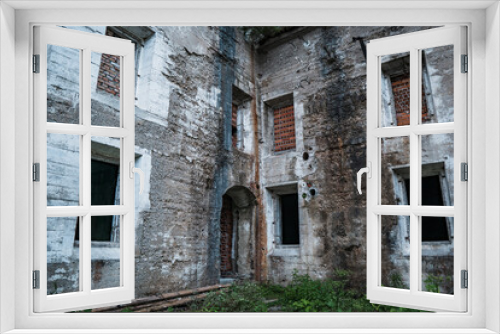 Fototapeta Naklejka Na Ścianę Okno 3D - Ruins of abandoned fortress Landro, South Tyrol