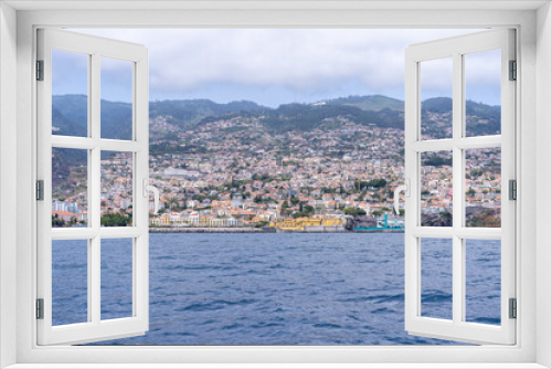 Fototapeta Naklejka Na Ścianę Okno 3D - View from the sea of the Funchal city