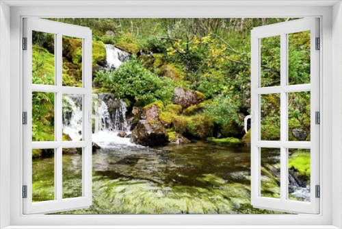 Fototapeta Naklejka Na Ścianę Okno 3D - Горный ручей, зелень, водопад