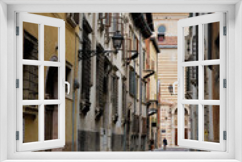 Fototapeta Naklejka Na Ścianę Okno 3D - Uliczka w Weronie