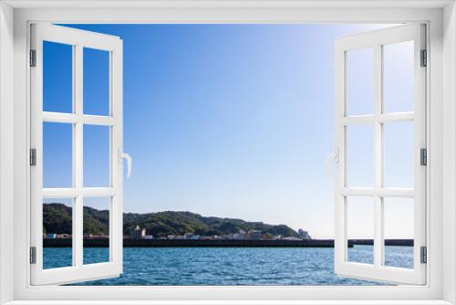 Fototapeta Naklejka Na Ścianę Okno 3D - 防波堤のある風景