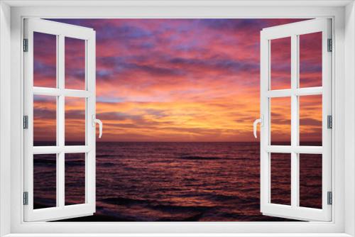 Fototapeta Naklejka Na Ścianę Okno 3D - Sunset over the sea