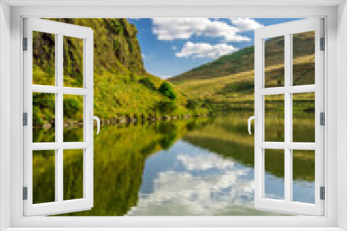 Fototapeta Naklejka Na Ścianę Okno 3D - View of mountain lake in Scotland