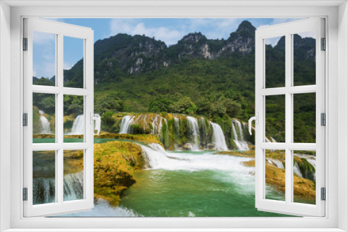 Fototapeta Naklejka Na Ścianę Okno 3D - Waterfall in Vietnam