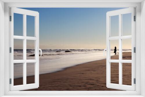 Fototapeta Naklejka Na Ścianę Okno 3D - walking on the beach