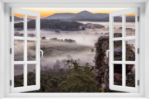 Fototapeta Naklejka Na Ścianę Okno 3D - morgenlicht an den geiersteinen mit nebel