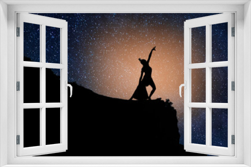 Fototapeta Naklejka Na Ścianę Okno 3D - silhouette of a woman dancing
