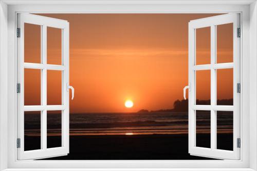 Fototapeta Naklejka Na Ścianę Okno 3D - Red hot sunset on Northern Pacific Ocean