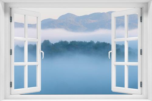 Fototapeta Naklejka Na Ścianę Okno 3D - Autumn morning fog landscape