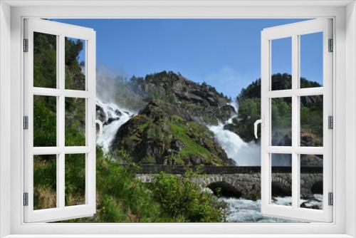 Fototapeta Naklejka Na Ścianę Okno 3D - Der Latefossen in Norwegen 