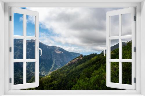 Fototapeta Naklejka Na Ścianę Okno 3D - Madeira - Levada da Norte