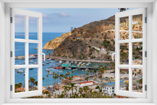 Fototapeta Naklejka Na Ścianę Okno 3D - Sunny high angle view of the beautiful Avalon city of Catalina Island