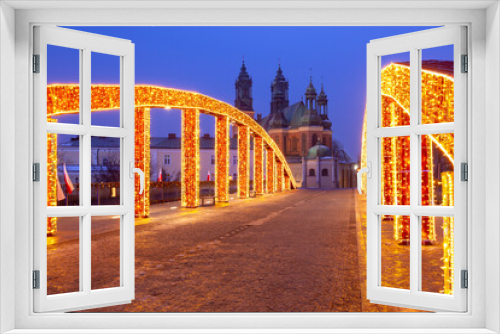 Fototapeta Naklejka Na Ścianę Okno 3D - Poznan. Cathedral on Tumskiy Island in Christmas illumination at dawn.