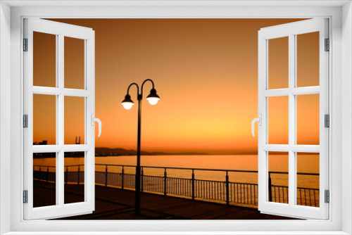 Fototapeta Naklejka Na Ścianę Okno 3D - 夕陽と海岸風景