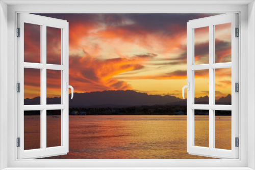 Fototapeta Naklejka Na Ścianę Okno 3D - The sunset over the Red Sea at dawn.