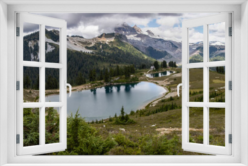 Fototapeta Naklejka Na Ścianę Okno 3D - Beautiful view of Elfin Lake