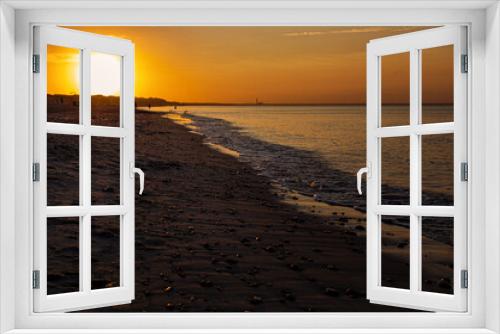 Fototapeta Naklejka Na Ścianę Okno 3D - Beautiful Sunset on Cape Cod Beaches