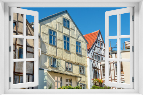 Fototapeta Naklejka Na Ścianę Okno 3D - Historische Fachwerkhäuser in der Diebstraße in der Hansestadt Wismar, Mecklenburg-Vorpommern