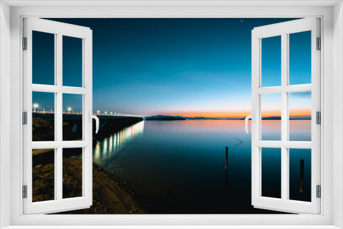 Fototapeta Naklejka Na Ścianę Okno 3D - Looking the Sunset In the other Side of the Lake in Florida