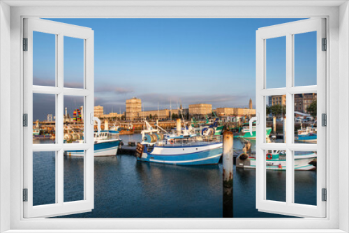 Fototapeta Naklejka Na Ścianę Okno 3D - Colourful fishing boats in the port of Le Havre in France