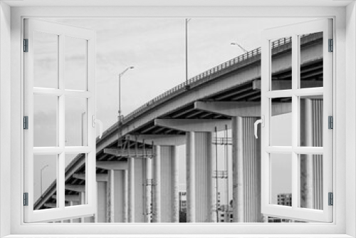 Fototapeta Naklejka Na Ścianę Okno 3D - bridge over the river in the city