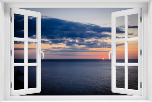 Fototapeta Naklejka Na Ścianę Okno 3D - Sunset on the sea in Cornwall, United Kingdom