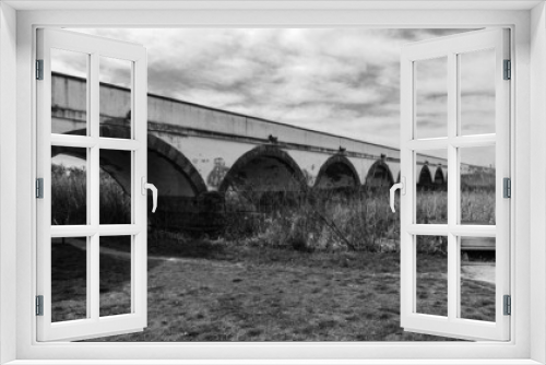 Fototapeta Naklejka Na Ścianę Okno 3D - old stone bridge