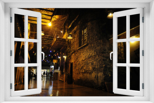 Fototapeta Naklejka Na Ścianę Okno 3D - Dark Alley In Beyoglu, Istanbul, Turkey
