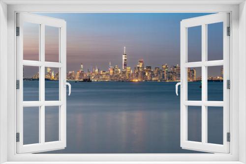 Fototapeta Naklejka Na Ścianę Okno 3D - View of new york city skyline at sunset from staten island - NYC, Staten Island, USA