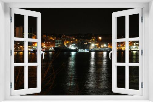 Fototapeta Naklejka Na Ścianę Okno 3D - View looking across the harbor at the St. John's dockyard and downtown St. John's.