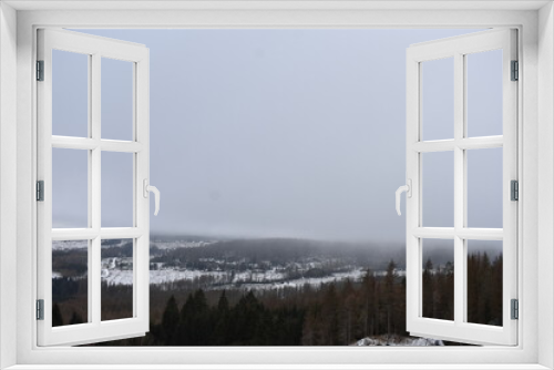 Fototapeta Naklejka Na Ścianę Okno 3D - Berge-Winter-Wald
