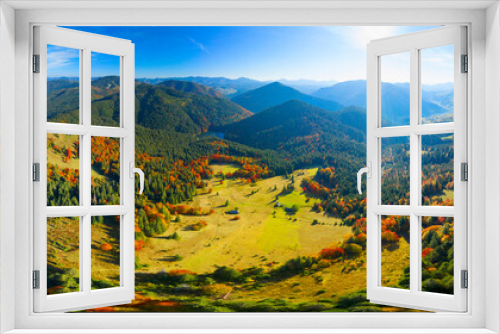 Fototapeta Naklejka Na Ścianę Okno 3D - Synevyr lake autumn mountains