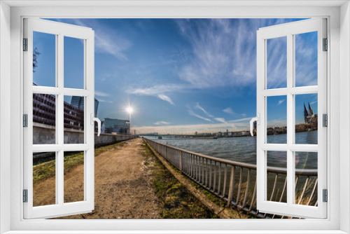 Fototapeta Naklejka Na Ścianę Okno 3D - Spaziergang am Rhein