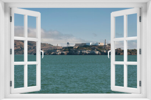 Fototapeta Naklejka Na Ścianę Okno 3D - alcatraz island foggy sky san francisco california