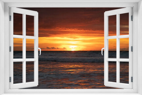 Fototapeta Naklejka Na Ścianę Okno 3D - Sunset on ecuadorian beach at golden hour