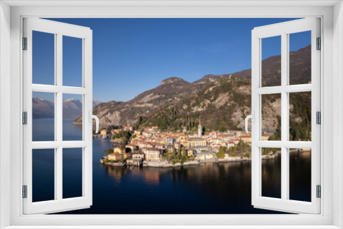 Fototapeta Naklejka Na Ścianę Okno 3D - Varenna classic italian city on Lake Como shore