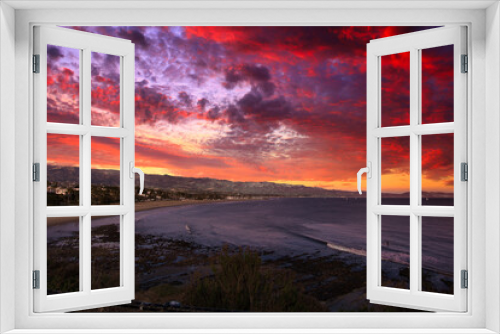 Fototapeta Naklejka Na Ścianę Okno 3D - Views of Santa Barbara from the Mesa at sunset