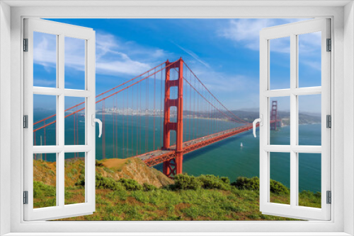 Fototapeta Naklejka Na Ścianę Okno 3D - Golden Gate Bridge and downtown San Francisco in USA