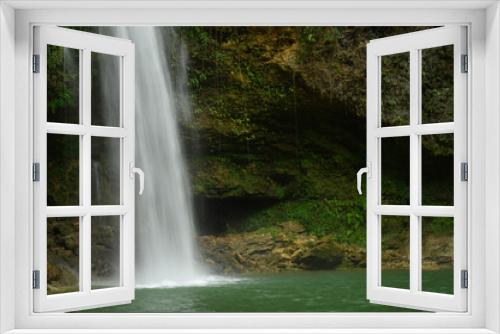 Fototapeta Naklejka Na Ścianę Okno 3D - Fabulous wild jungle cascade in espanola island