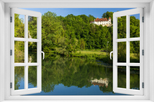 Fototapeta Naklejka Na Ścianę Okno 3D - Schloss Klingenstein über Herrlingen im Tal der Blau