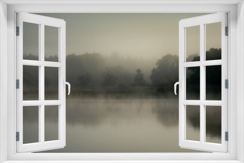 Fototapeta Naklejka Na Ścianę Okno 3D - Misty morning on the lake