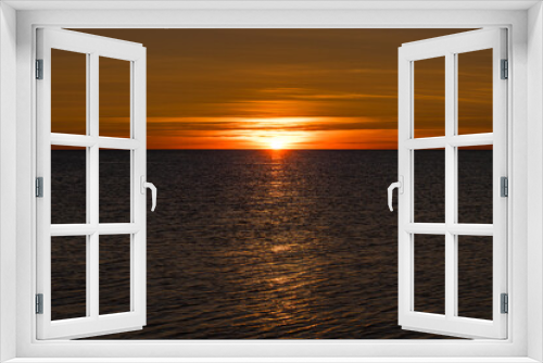 Fototapeta Naklejka Na Ścianę Okno 3D - Dazzling sunrise over the Mediterranean Sea