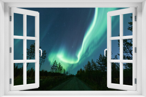 Fototapeta Naklejka Na Ścianę Okno 3D - Northern lights in night sky